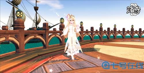 《洛奇》水中的精灵 深海水母亮丽登场