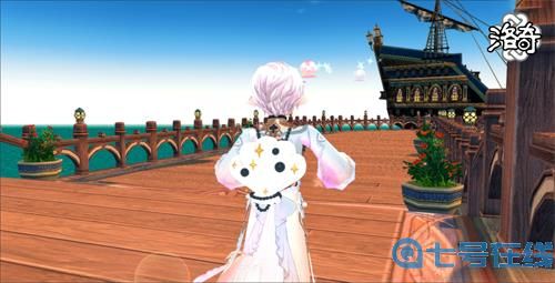 《洛奇》水中的精灵 深海水母亮丽登场