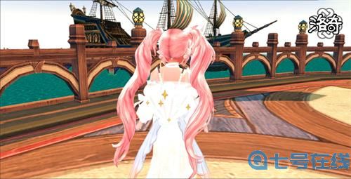 《洛奇》水中的精灵 深海水母亮丽登场