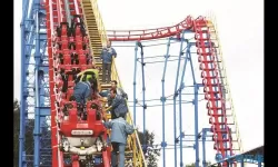 过山车之星被困在公园 过山车之星游客进不去入口