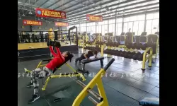 肥鹅健身房安全防护设备在哪？肥鹅健身房背包在哪里？