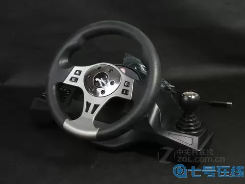 极品飞车17能用方向盘玩吗？苹果为什么查极品飞车17？