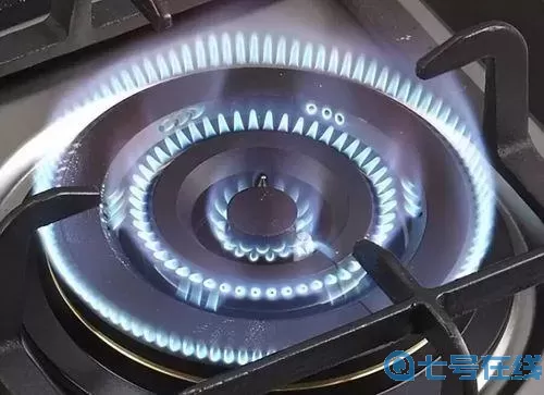 荒野之息蓝色火焰怎么带走？塞尔达怎么取蓝色火焰？