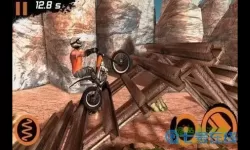 极限摩托安卓版下载 《极限摩托》