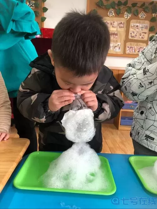 泡泡龙小实验怎么做？神奇的泡泡龙步骤