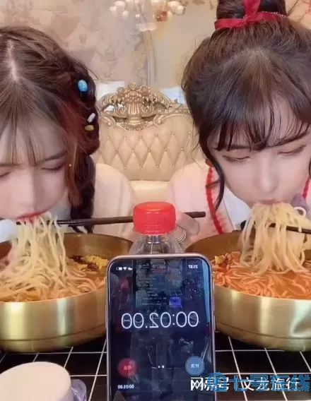 泡泡龙面部黑斑 泡泡龙脸上黑色是啥