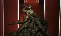 横扫千军如席卷描述的是第几次围剿？红军共进行了几次反围剿？