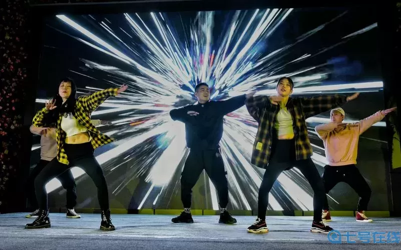 舞动青春活力绽放