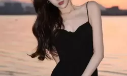 甘雨挤羊奶后衣服的日常，乡间生活的真实写照