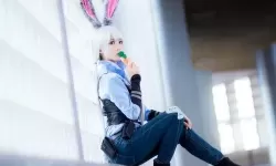 如何理解男女之间的梅花三弄的含义:情感的深度与广度