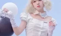 在美国VICTORY DAY姑娘的映衬下，回顾胜利的意义