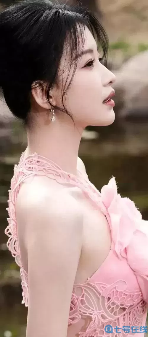 我们四个人换着玩的感觉是