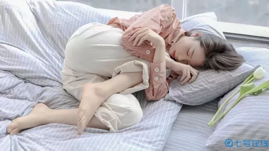 两个男生做酿酿酱酱