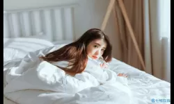 伽罗躺床流白色分泌物图片的影响与反思