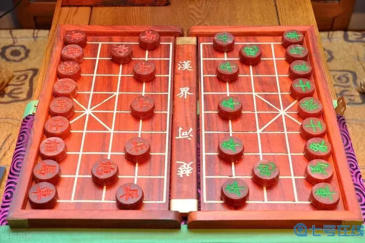 象棋哪个颜色先走