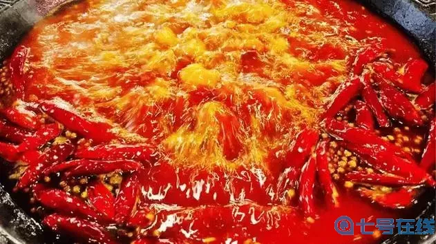 夜幕行动怎么合成橙色装备